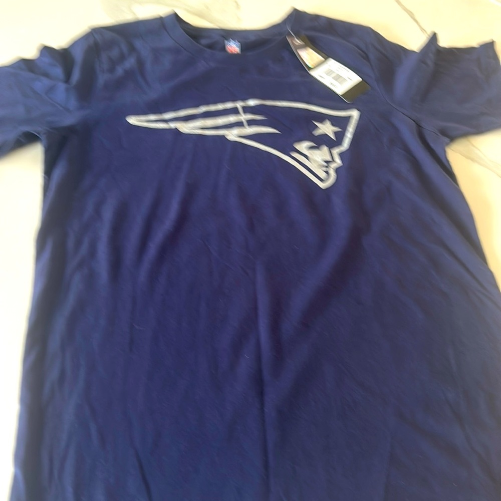 NWT NFL New England Patriots tshirt boys